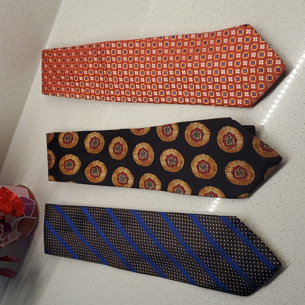 Italy 🇮🇹  HUGO BOSS ties
